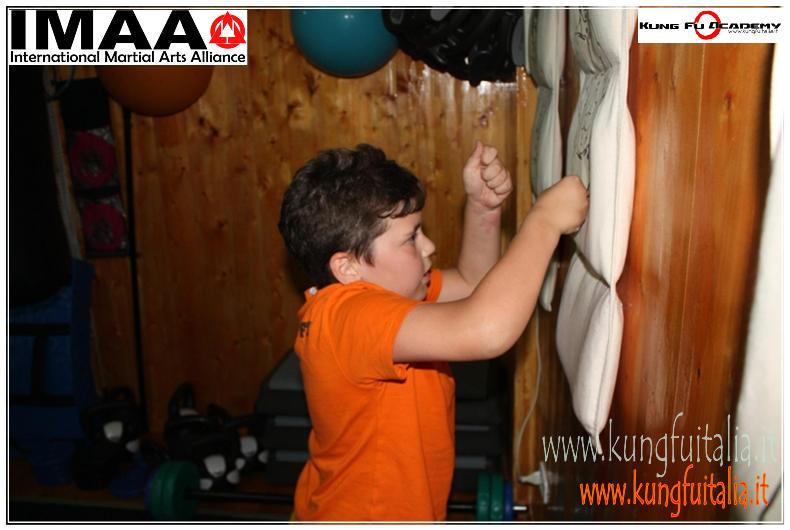 www.kungfuitalia.it accademia di kung fu academy caserta di Sifu Salvatore Mezzone scuola IMAA wing tjun chun tsun difesa personale festa bambini chi (39)
